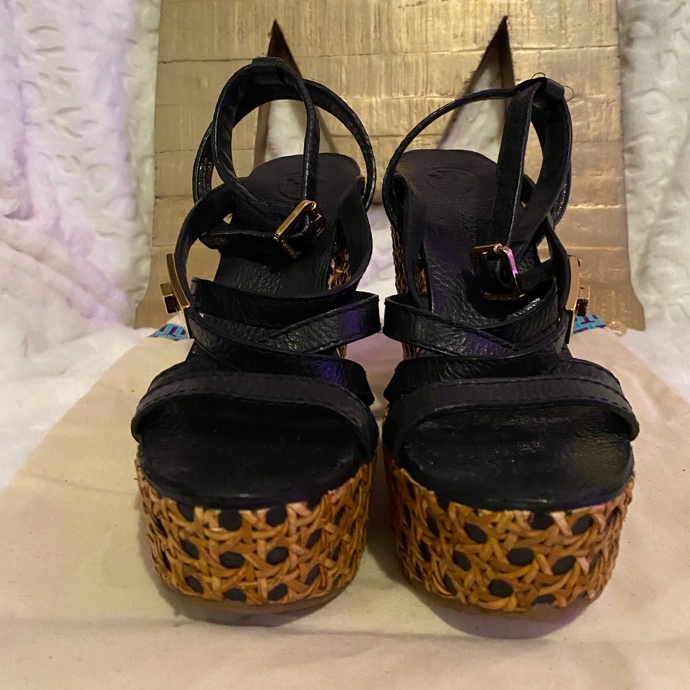 Black wedges sandals